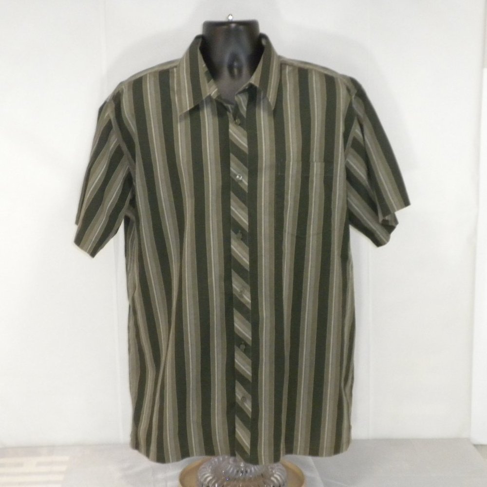 Wonderwall Steve & Barry's Button Front Shirt XL fits like an 2X